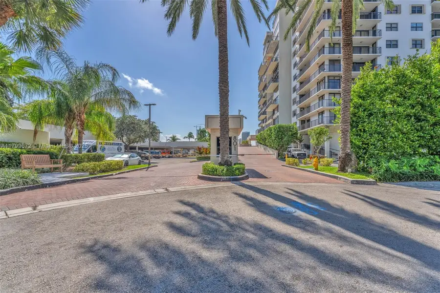 801 N Venetian Dr #208, Miami Beach, FL 33139 - Image #3