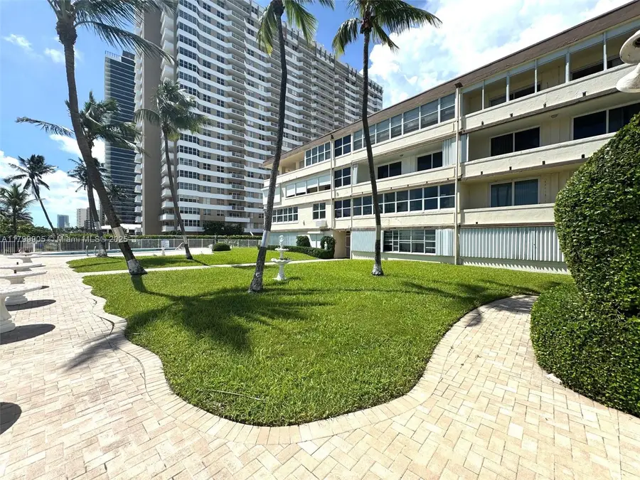 1936 S Ocean Dr #8D, Hallandale Beach, FL 33009 - #3