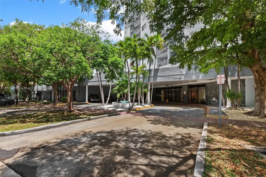 6900 Bay Dr #10I, Miami Beach, FL 33141 - Image #2