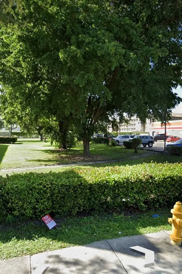 Address Withheld By Seller, Hialeah Gardens, FL 33018