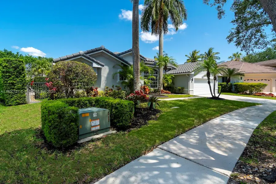 218 Egret Court, Weston, FL 33327 - Image #2