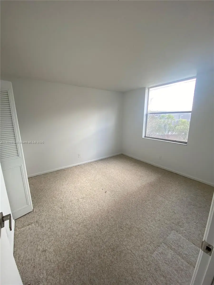 7220 Lake Cir Dr #301, Margate, FL 33063 - Image #3