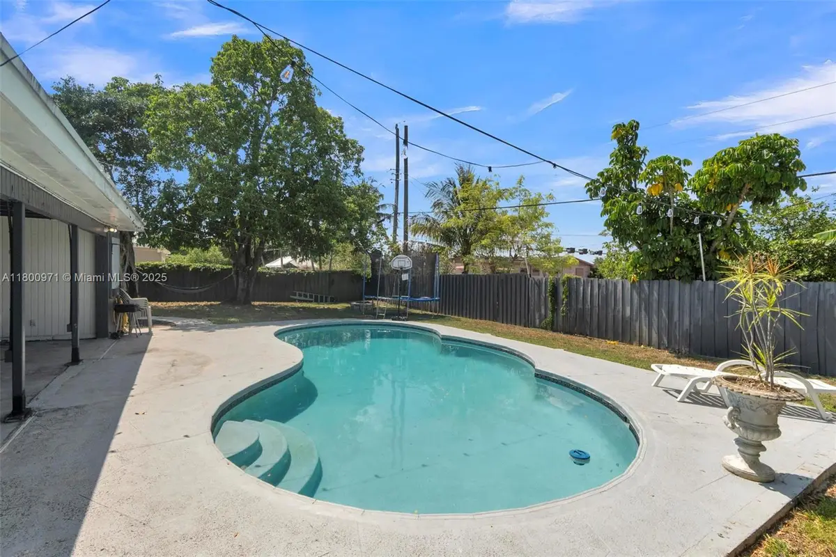 1371 NW 198th St, Miami Gardens, FL 33169 - Image #1