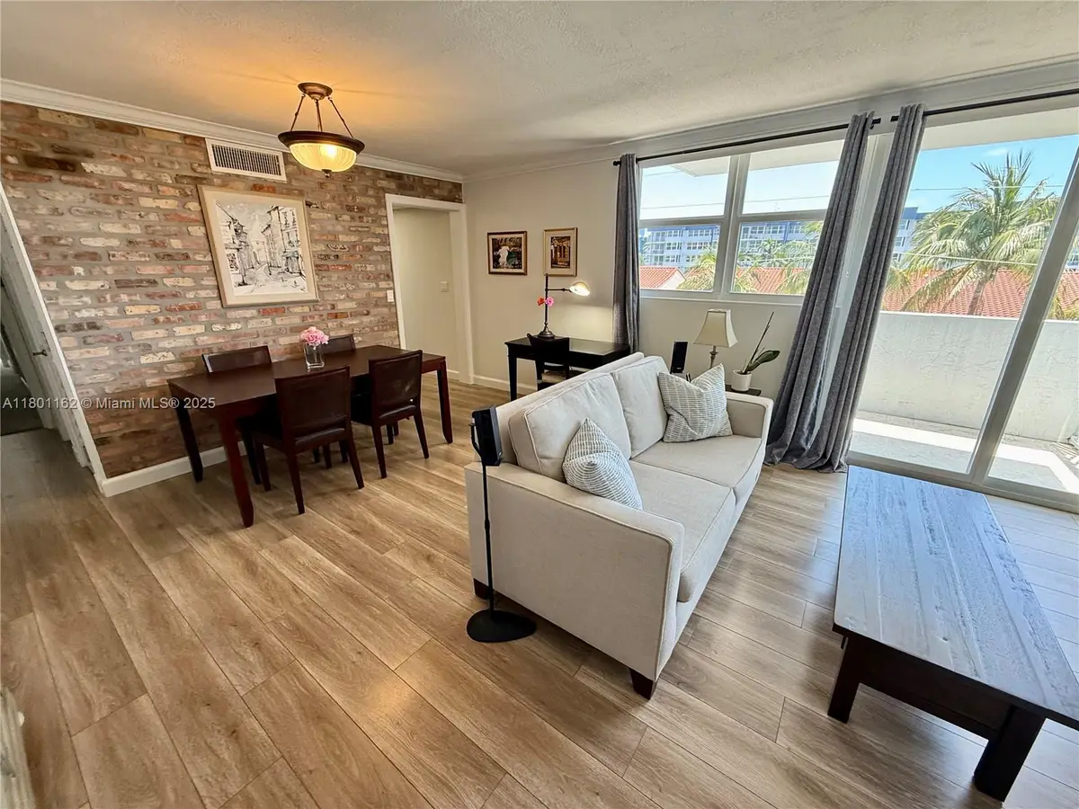 16518 NE 26th Ave #405, North Miami Beach, FL 33160 - Image #1