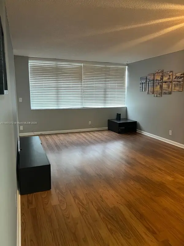 2751 Taft St #302, Hollywood, FL 33020