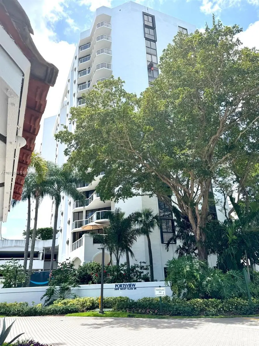 3610 Yacht Club Dr #810, Aventura, FL 33180 - Image #2