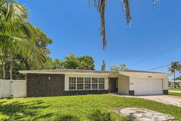 6714 Boulevard Of Champions, North Lauderdale, FL 33068