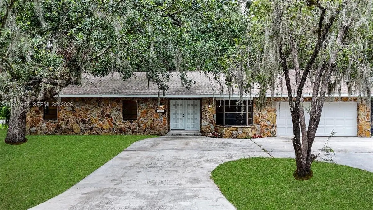 2141 Oak Beach Blvd, Sebring, FL 33875 - Image #1