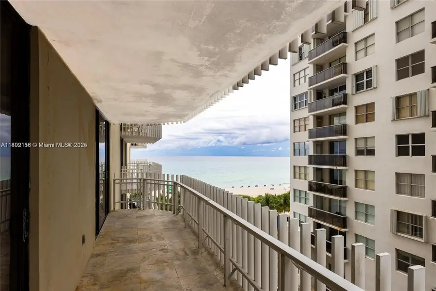 6061 Collins Ave #7D, Miami Beach, FL 33140 - #2
