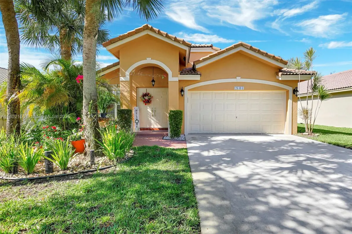 20494 SW 5th St, Pembroke Pines, FL 33029 - Image #1