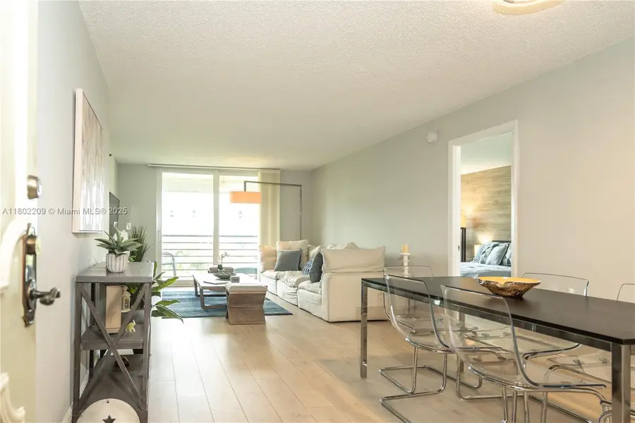 900 Saint Charles Pl #621, Pembroke Pines, FL 33026 - Image #3