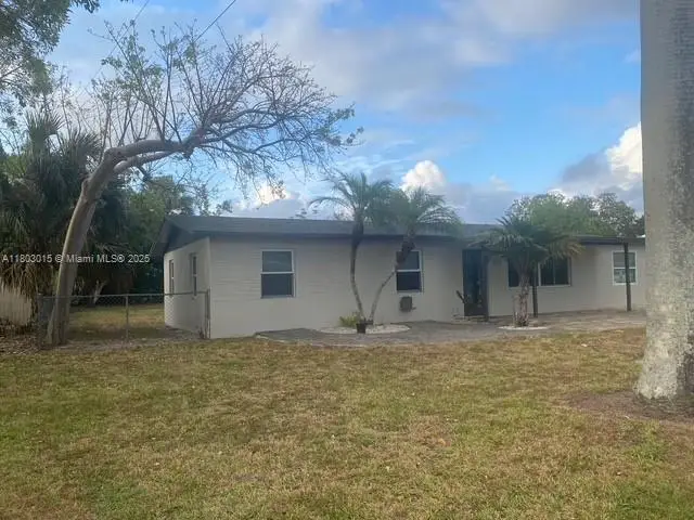 3915 Lotus Dr, Naples, FL 34104 - #3