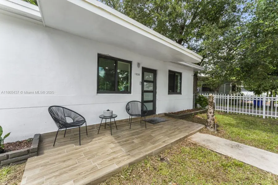 1330 NE 155th St, North Miami Beach, FL 33162 - Image #3