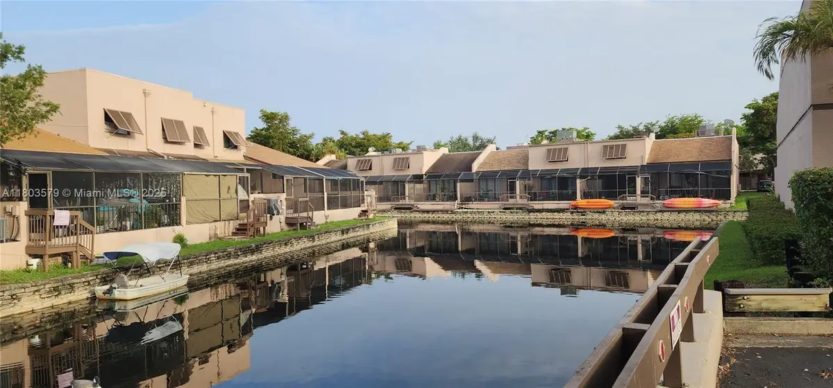 12305 NW 11th Ct, Pembroke Pines, FL 33026 - Image #1