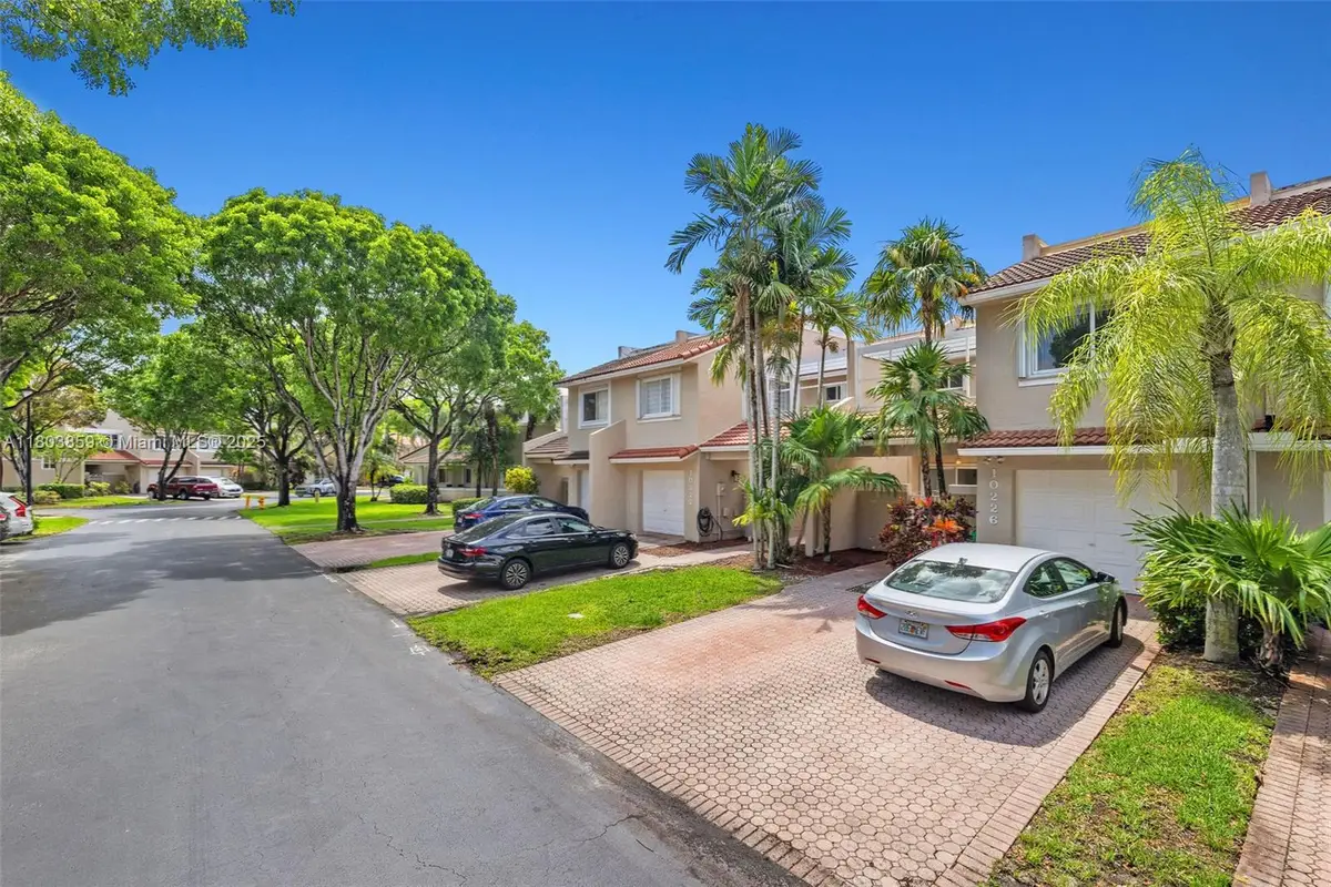 10226 NW 52nd Ln, Doral, FL 33178 - Image #1