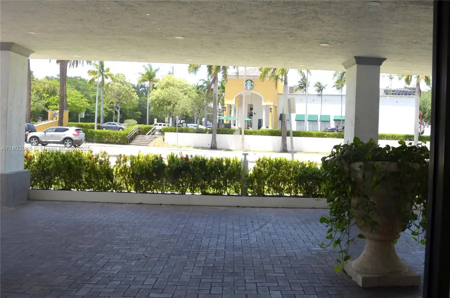 13499 Biscayne Blvd #702, North Miami, FL 33181 - Image #2