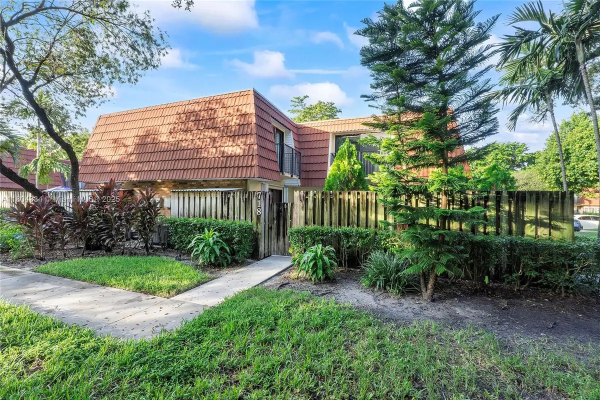 718 NW 98th Circle #718, Plantation, FL 33324 - Image #1