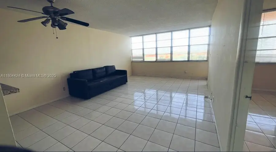 2025 NE 164th St #506, North Miami Beach, FL 33162 - Image #3