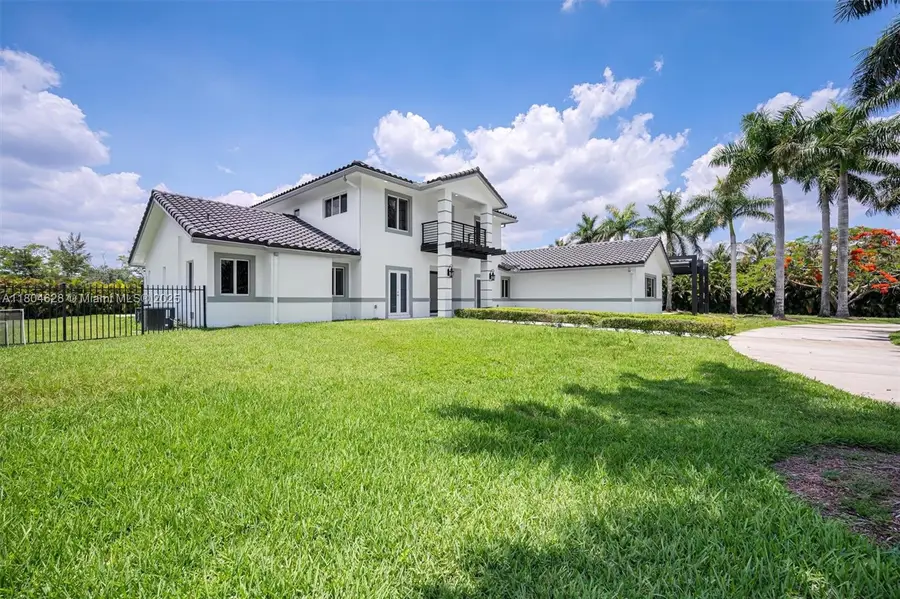 5121 SW 210th Ter, Southwest Ranches, FL 33332 - Image #2