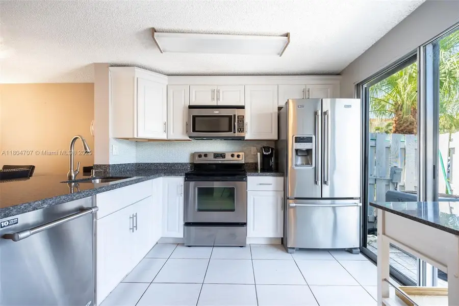 2683 NE 15th St, Pompano Beach, FL 33062 - Image #2