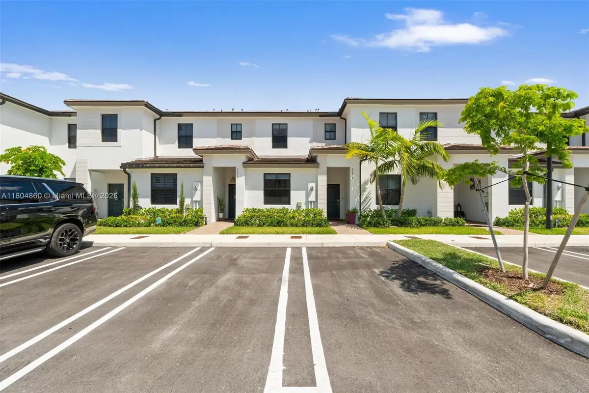 23517 SW 127th Pl, Homestead, FL 33032 - Image #1