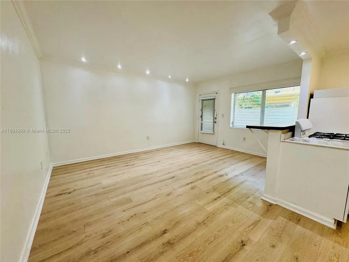 65 Washington Ave #3, Miami Beach, FL 33139 - Image #1