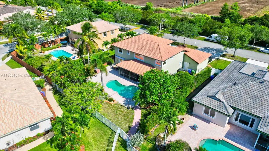 16372 Segovia Cir N, Pembroke Pines, FL 33331 - Image #3