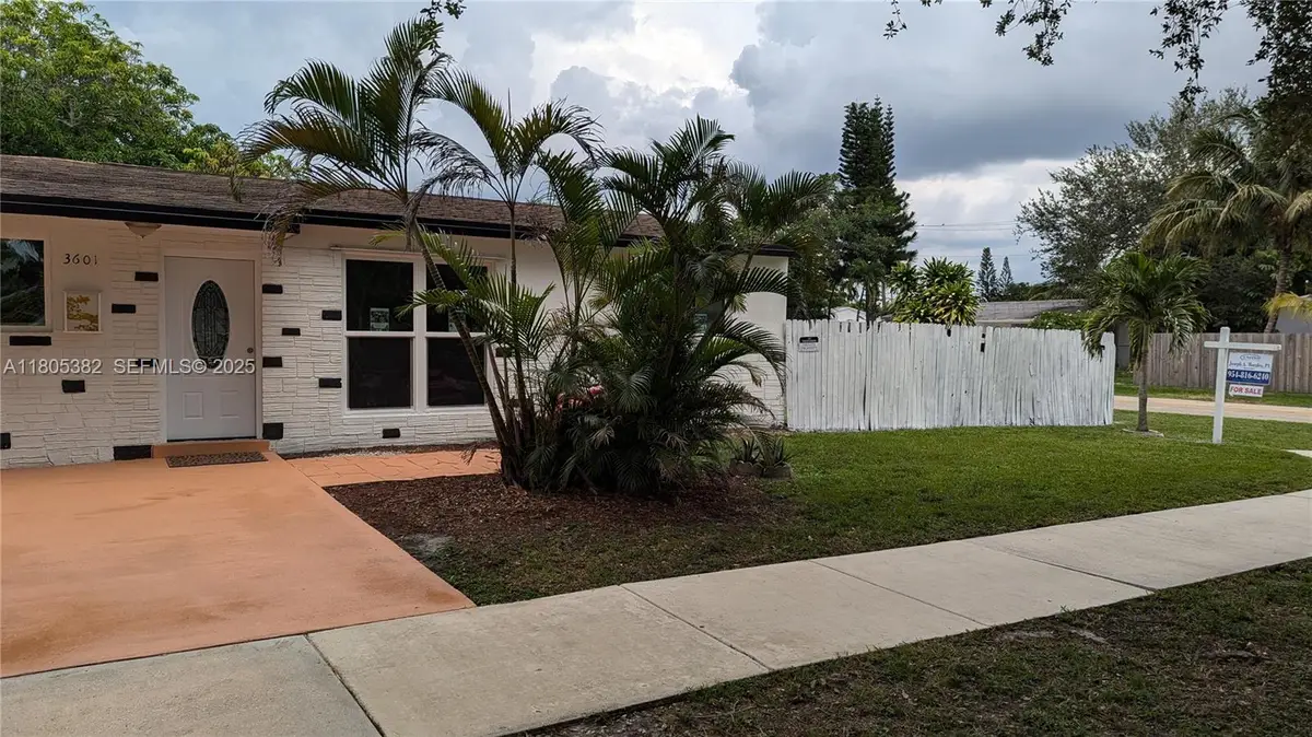 3601 N 72nd Ave, Hollywood, FL 33024 - Image #1