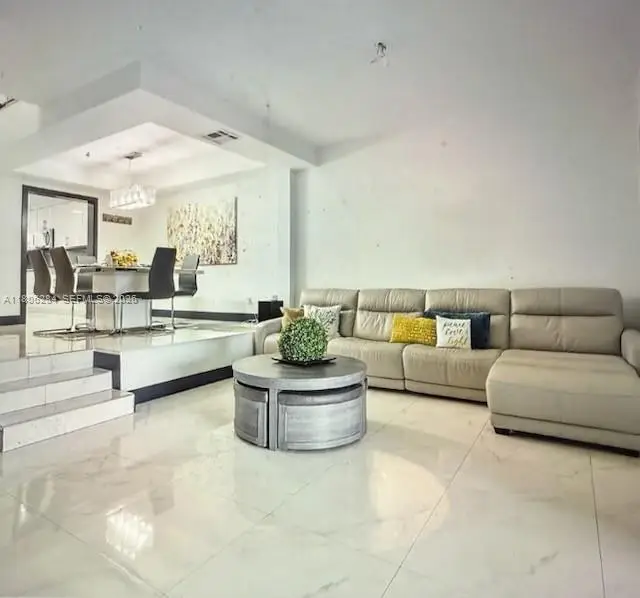 8992 Palm Tree Ln #8992, Pembroke Pines, FL 33024 - Image #2