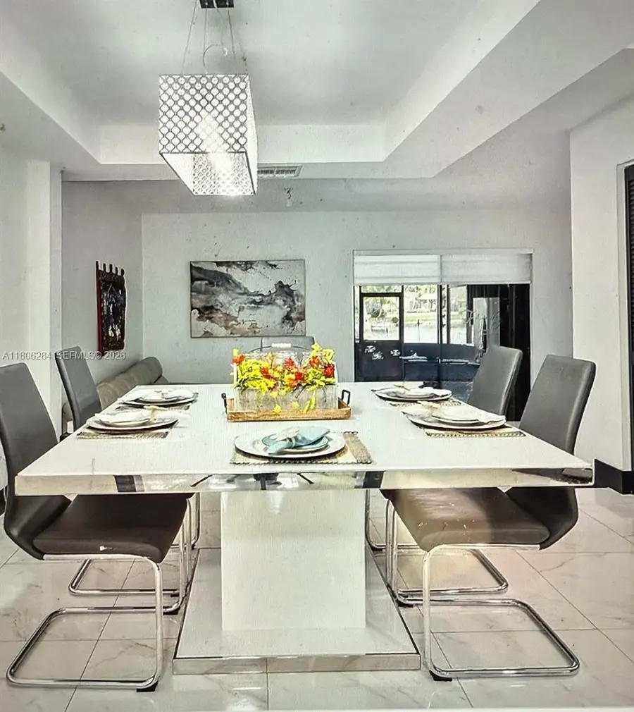 8992 Palm Tree Ln #8992, Pembroke Pines, FL 33024 - Image #3