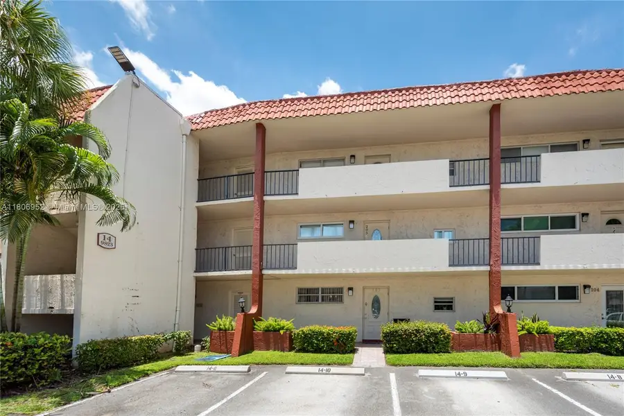9823 S Hollybrook Lake Dr #105, Pembroke Pines, FL 33025 - Image #2
