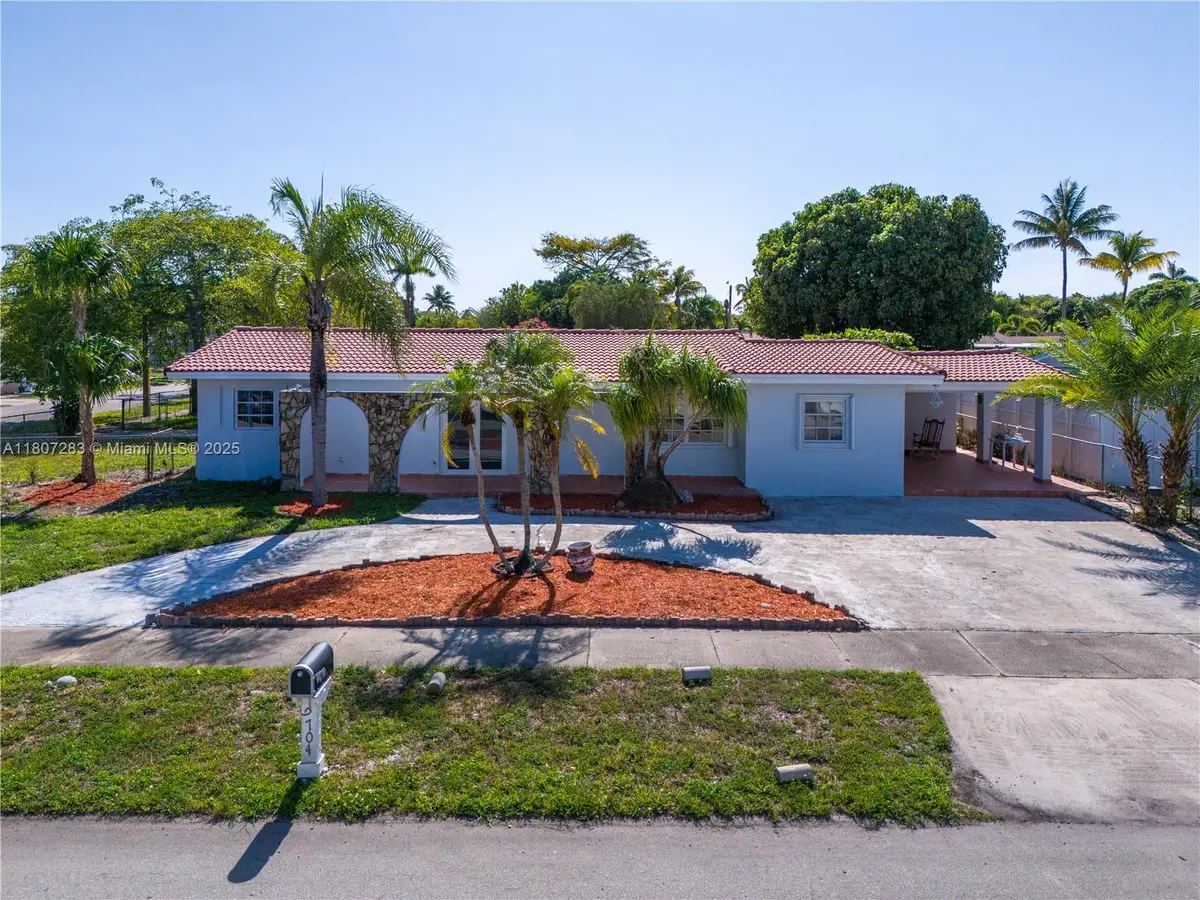 19704 NW 48th Ct, Miami Gardens, FL 33055 - Image #1