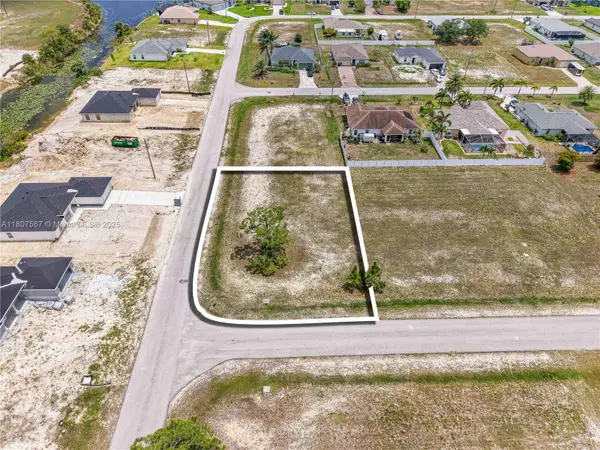 1104 NE 40th St, Other, FL 33914