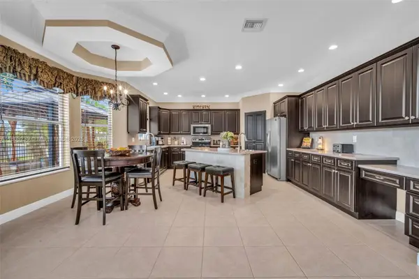 9003 Alexandra Cir, Wellington, FL 33414