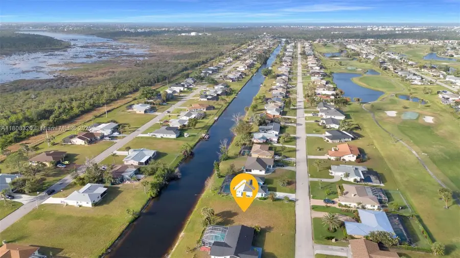 101 Caddy Rd, Rotonda, FL 33947 - Image #2