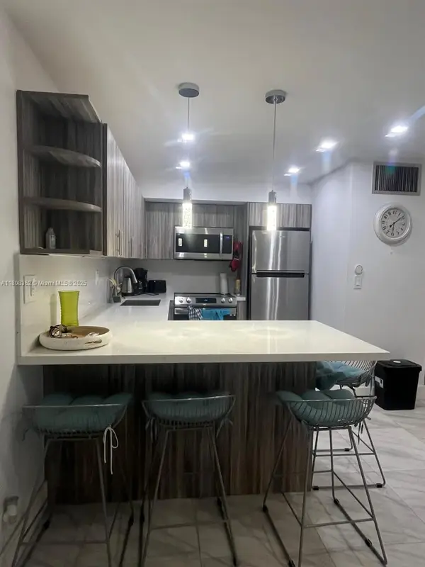 2145 Pierce St #422, Hollywood, FL 33020