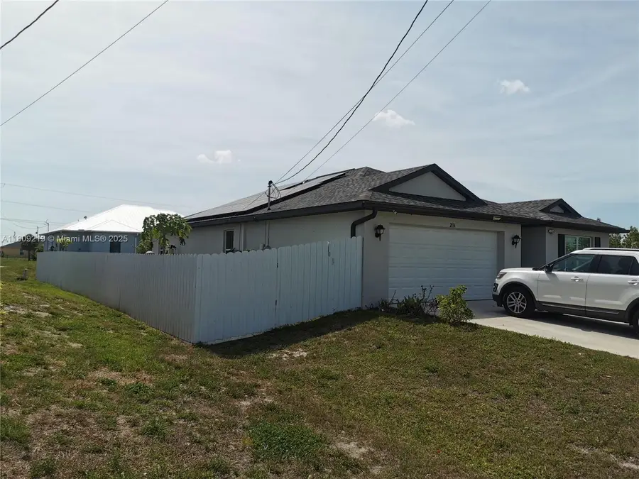 2116 5th Pl, Cape Coral, FL 33909 - #3