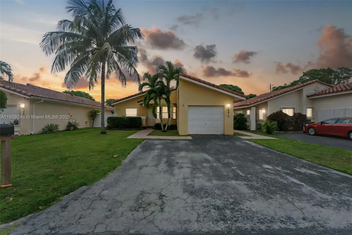 10813 SW 158th Ln, Miami, FL 33157 - Image #1