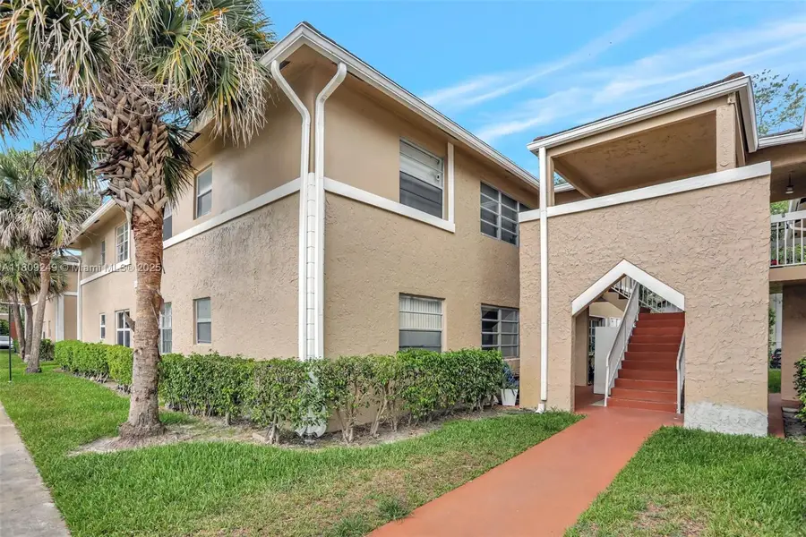 826 Twin Lakes Dr #18-D, Coral Springs, FL 33071 - Image #2