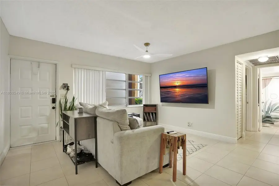 826 Twin Lakes Dr #18-D, Coral Springs, FL 33071 - Image #3