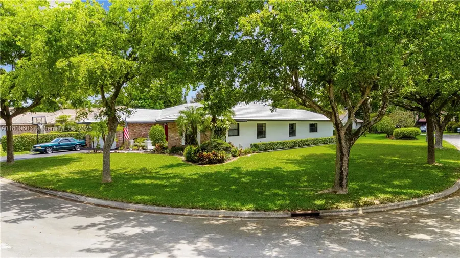 988 NW 110th Ave, Coral Springs, FL 33071 - Image #2