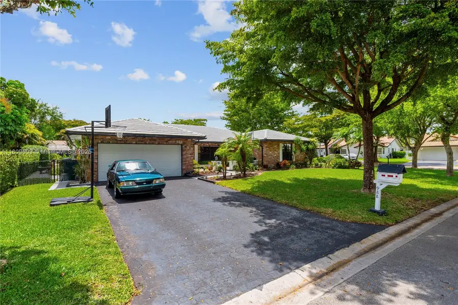 988 NW 110th Ave, Coral Springs, FL 33071 - Image #3