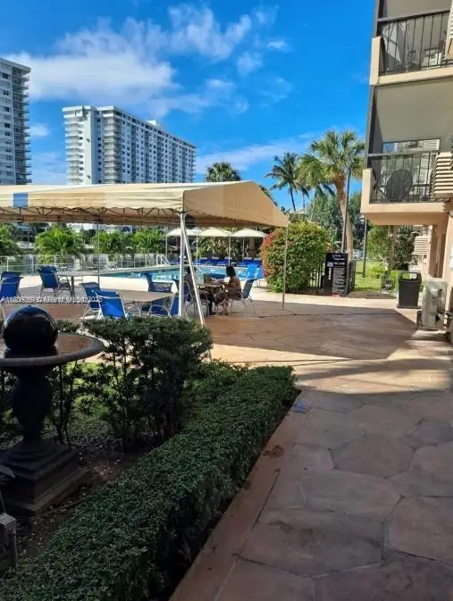 220 Kings Point Dr #106, Sunny Isles Beach, FL 33160 - Image #2