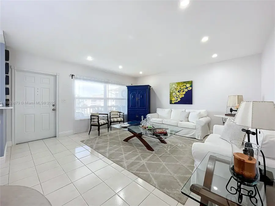 708 SE 7th Ave #14, Pompano Beach, FL 33060 - Image #2