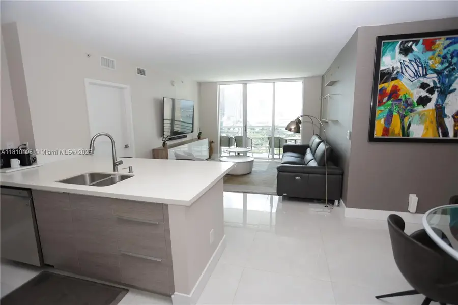 325 S Biscayne Blvd #1822, Miami, FL 33131 - #3