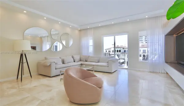 3900 Island Bl #PH 2, Aventura, FL 33160