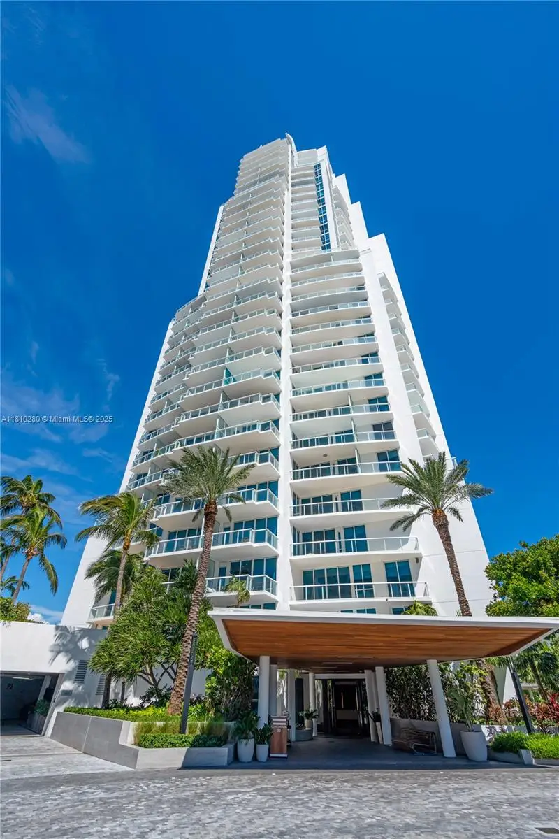 50 S Pointe Dr #606, Miami Beach, FL 33139 - Image #1