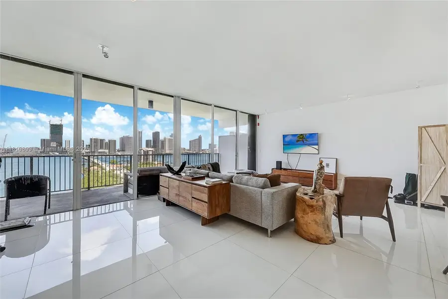 1000 Venetian Way #1306, Miami, FL 33139 - Image #2