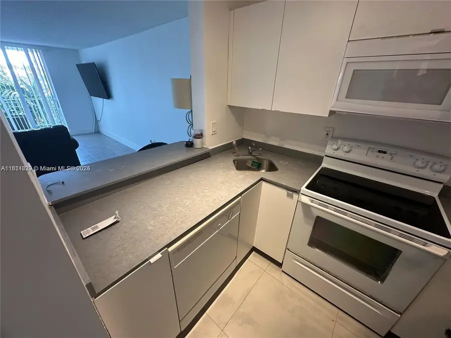 486 NW 165th St Rd #B-303, Miami, FL 33169 - Image #3