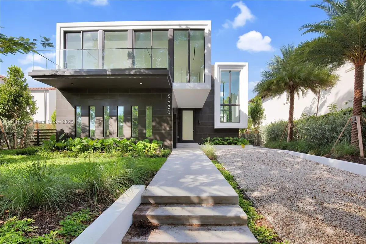 5630 Pine Tree Dr, Miami Beach, FL 33140 - Image #1